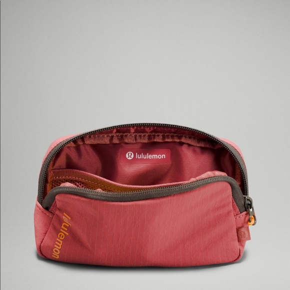 LULULEMON Mini Belt Bag NWT - Picture 5 of 6